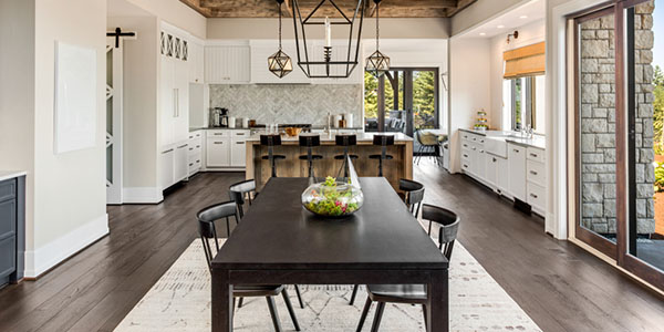 Stunning dining room and kitchen